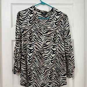 Jones New York Black and White Graphic 3/4 Sleeve Blouse
